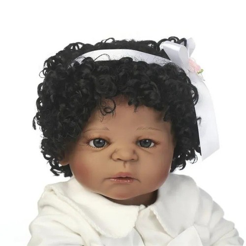 Capelli corti ricci stile