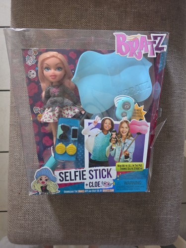 Bratz selfie stick playset - stick,